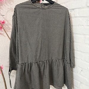 Zara Basic Black and Cream Checkered Top Gingham Top